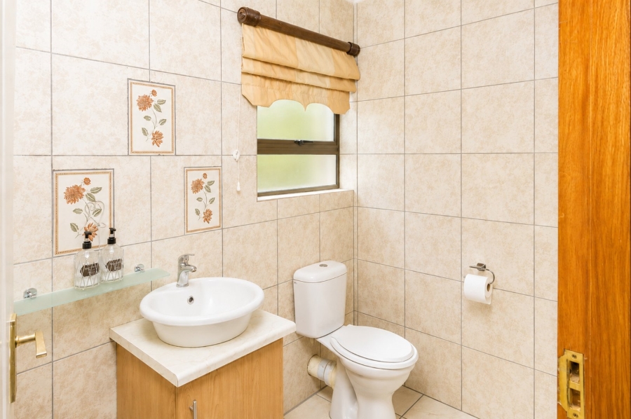 4 Bedroom Property for Sale in Kosmos Ridge North West